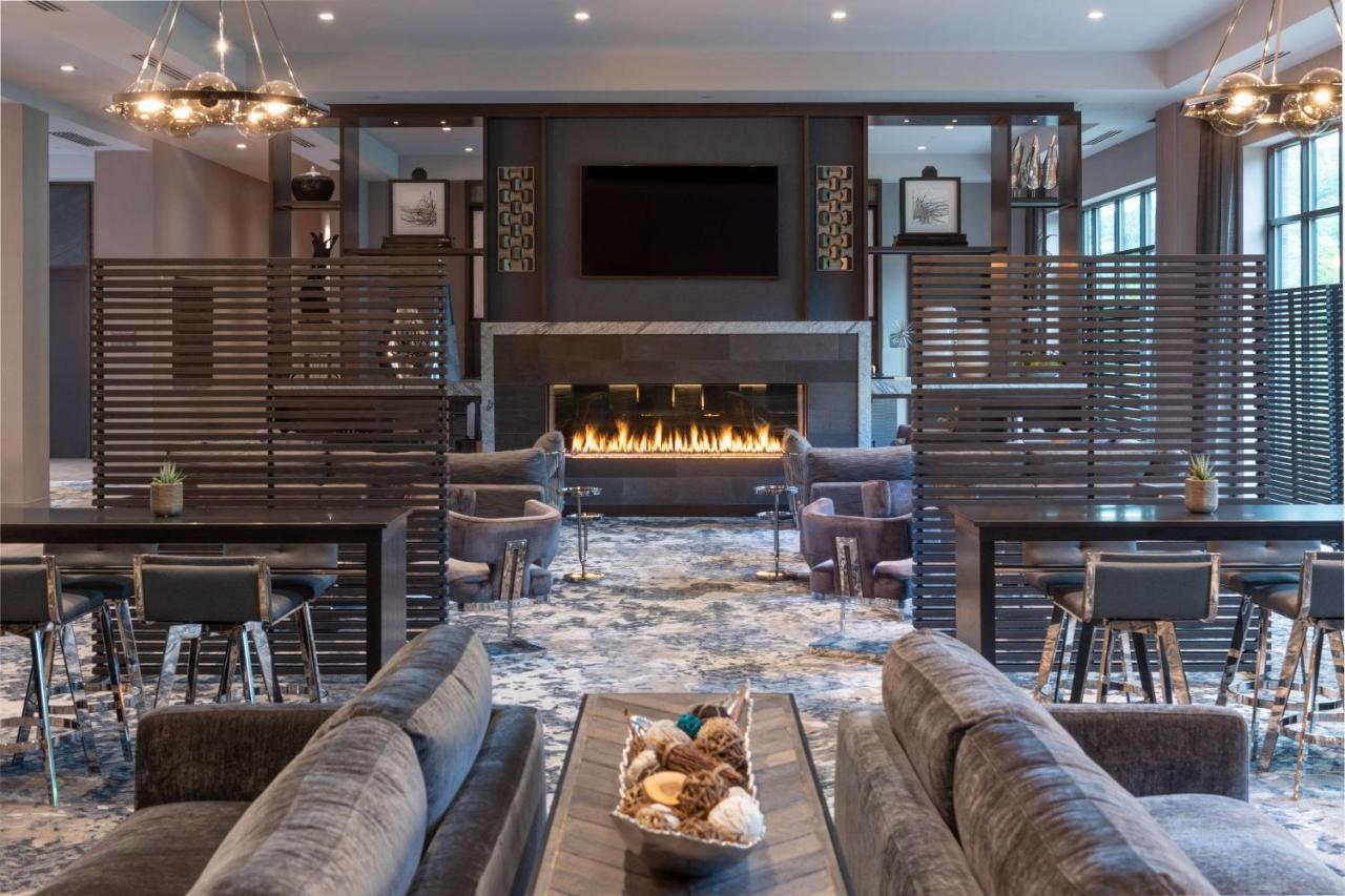 By Marriott Boston Hotel Waltham